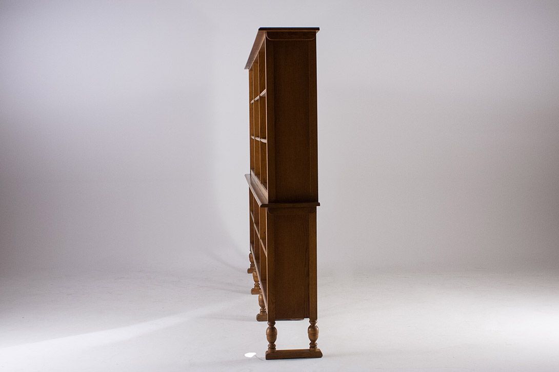 Foto Large Wooden Bookshelf England 1920
