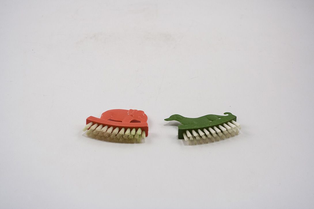 Foto Elephant and Dog Shaped Brush
