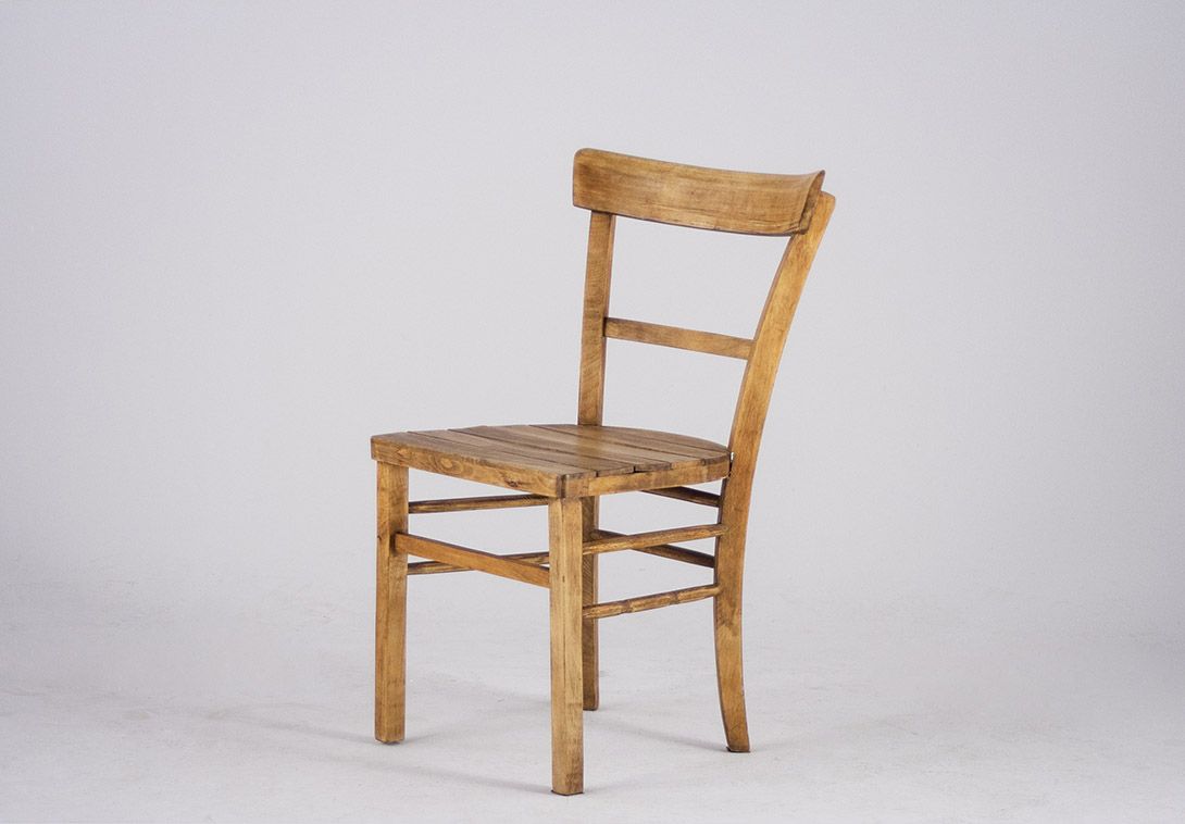 Foto Old Wooden Loggia Chair Brussels 1928