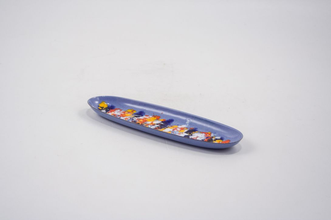 Foto Long Colorful Metal Bowl