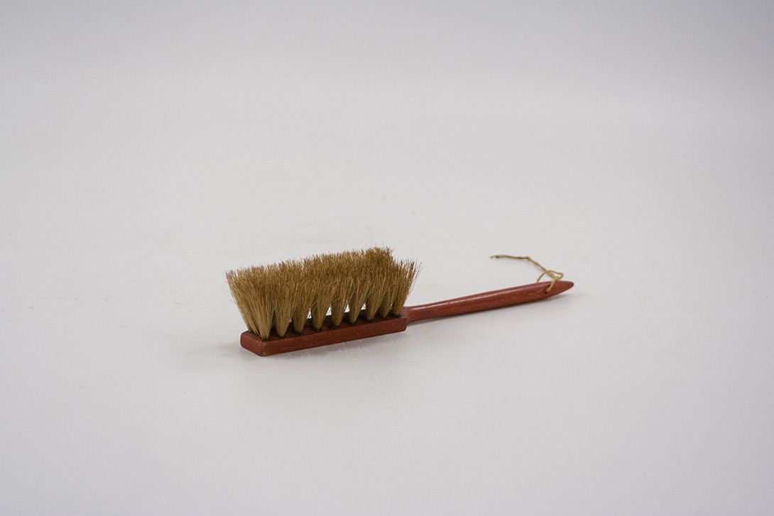 Foto Brush with Wooden Handle