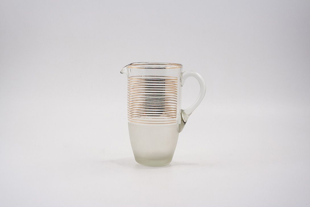 Foto Glass Jug with Golden Stripes
