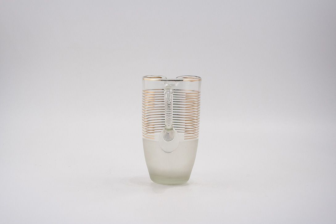 Foto Glass Jug with Golden Stripes