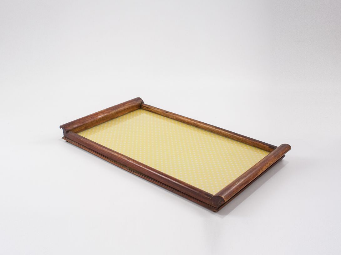 Foto Yellow Tray with White Dots