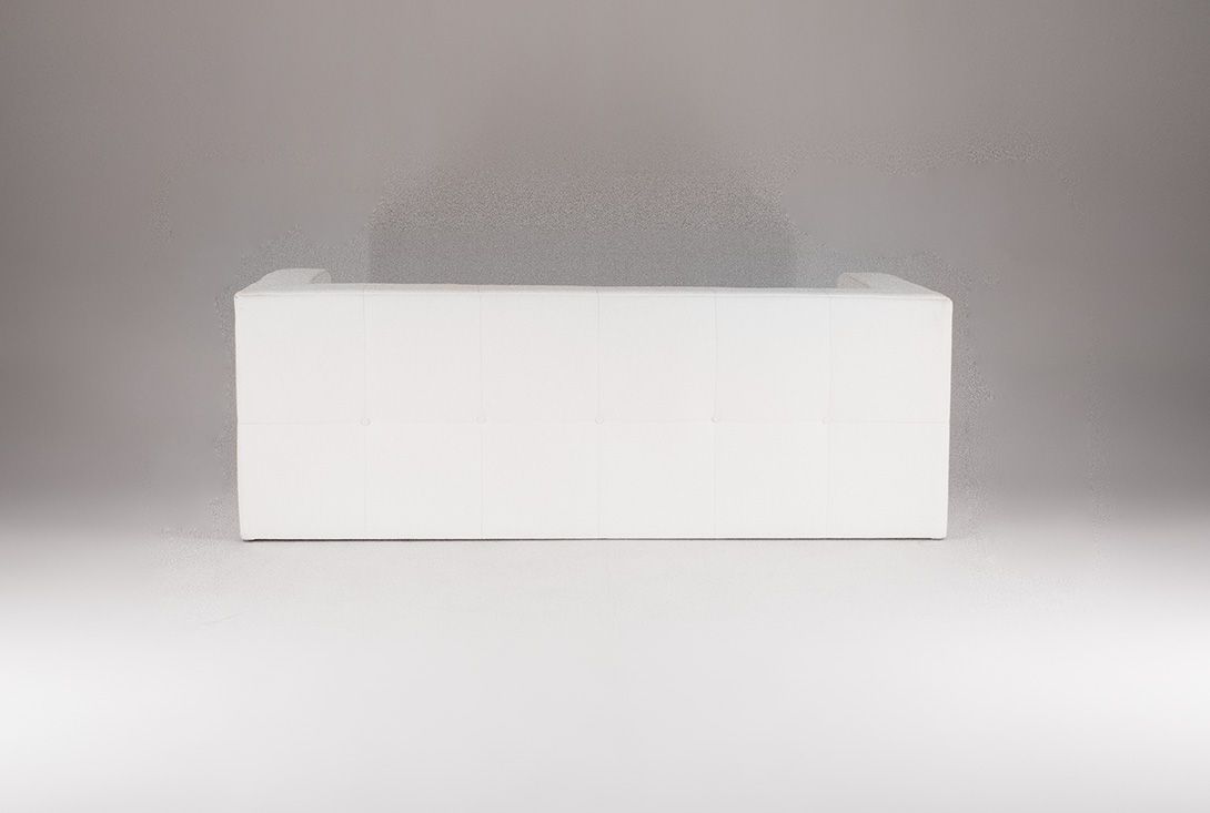 Foto White Leather Cube Sofa / Matching Armchairs