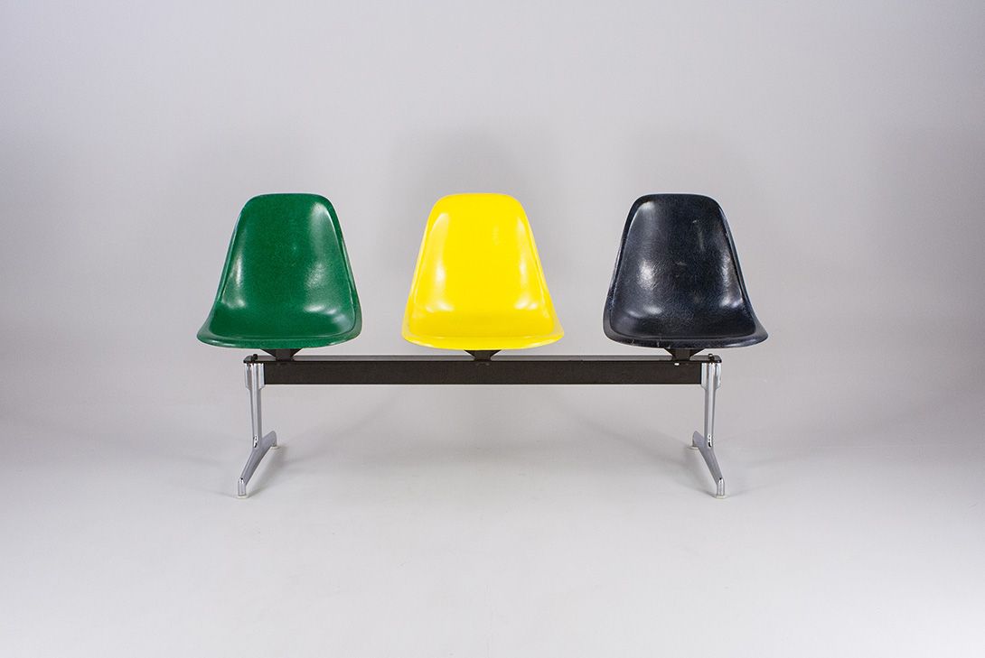 Foto Eames Three-Seater Bench, Seat Colors Variable L165cm