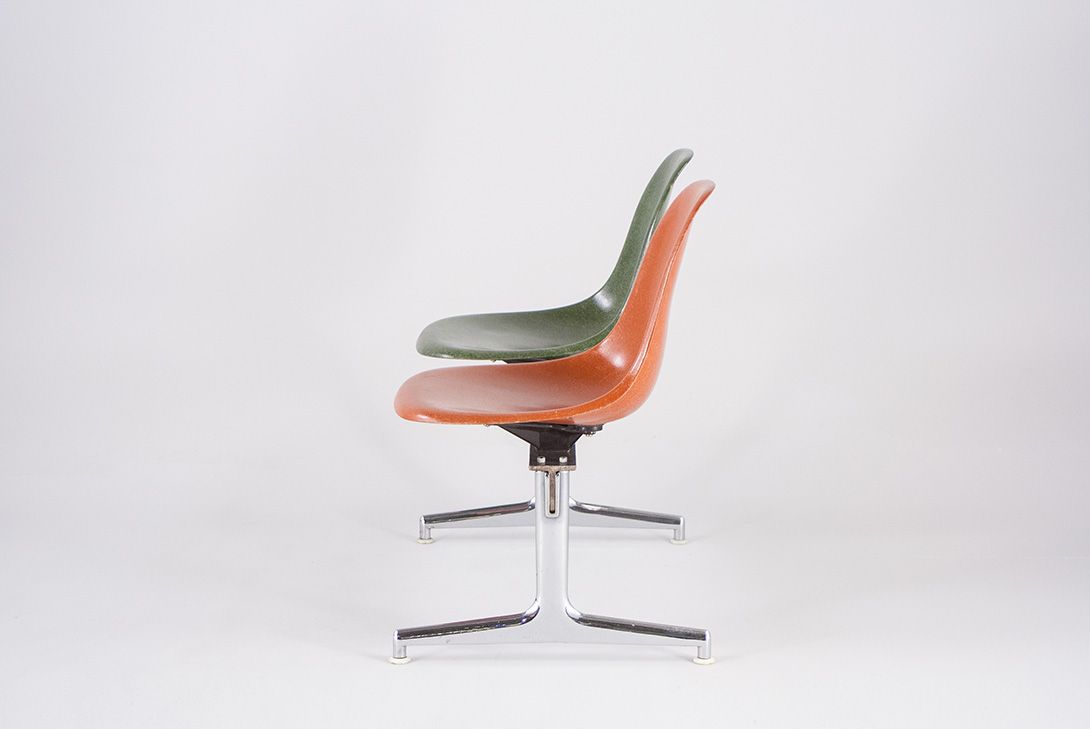 Foto Eames Two-Seater Bench, Seat Colors Variable L110cm