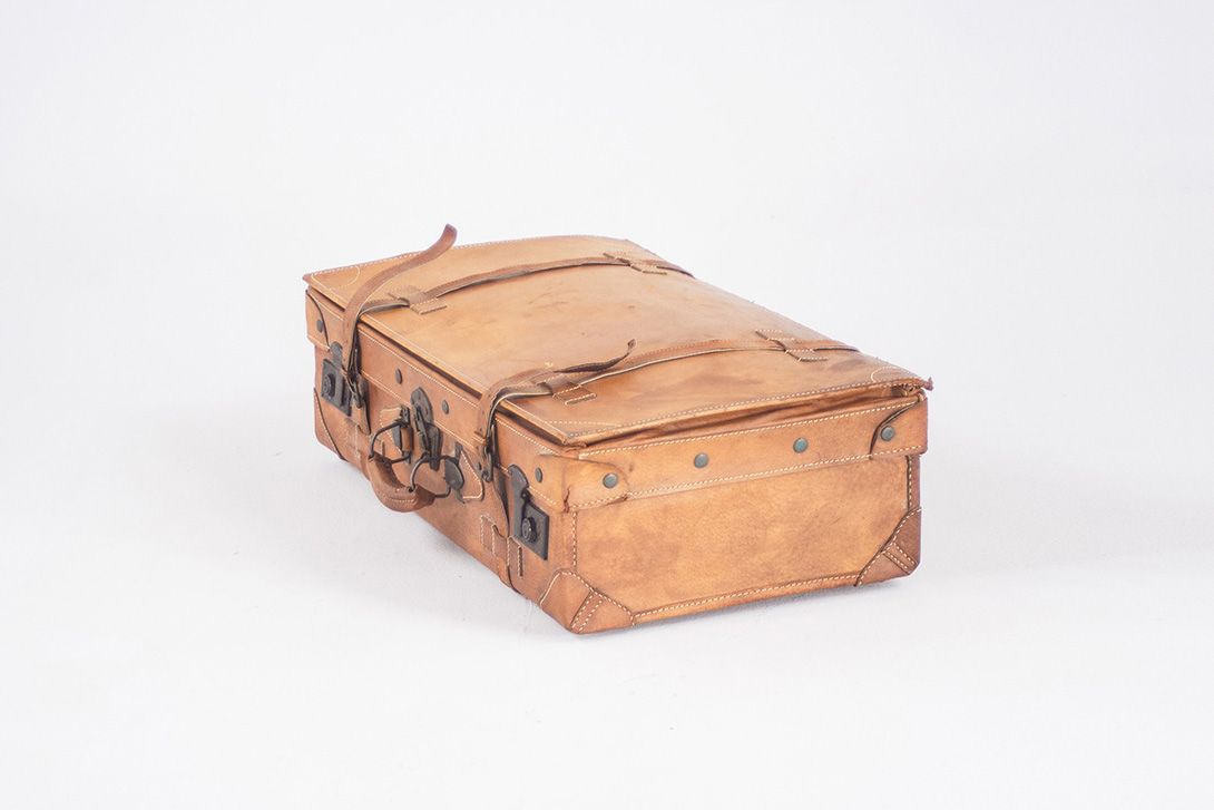 Foto Antique Pigskin Travel Suitcase 1925 h22x60x40