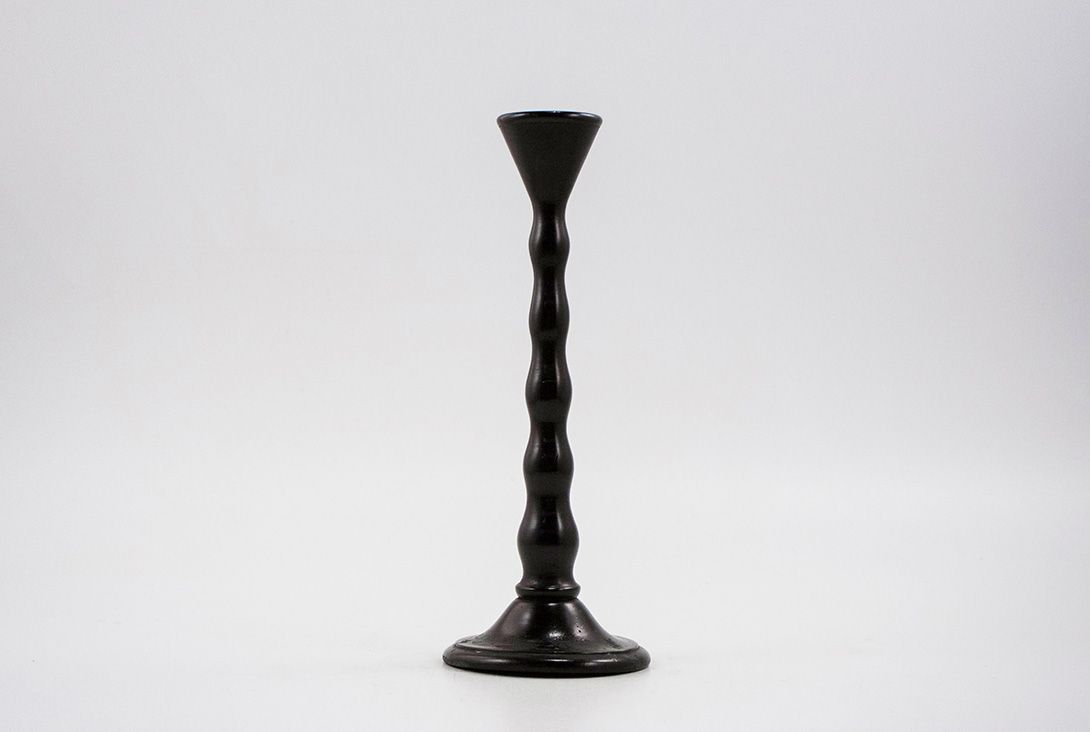 Foto Black Wooden Candle Holder