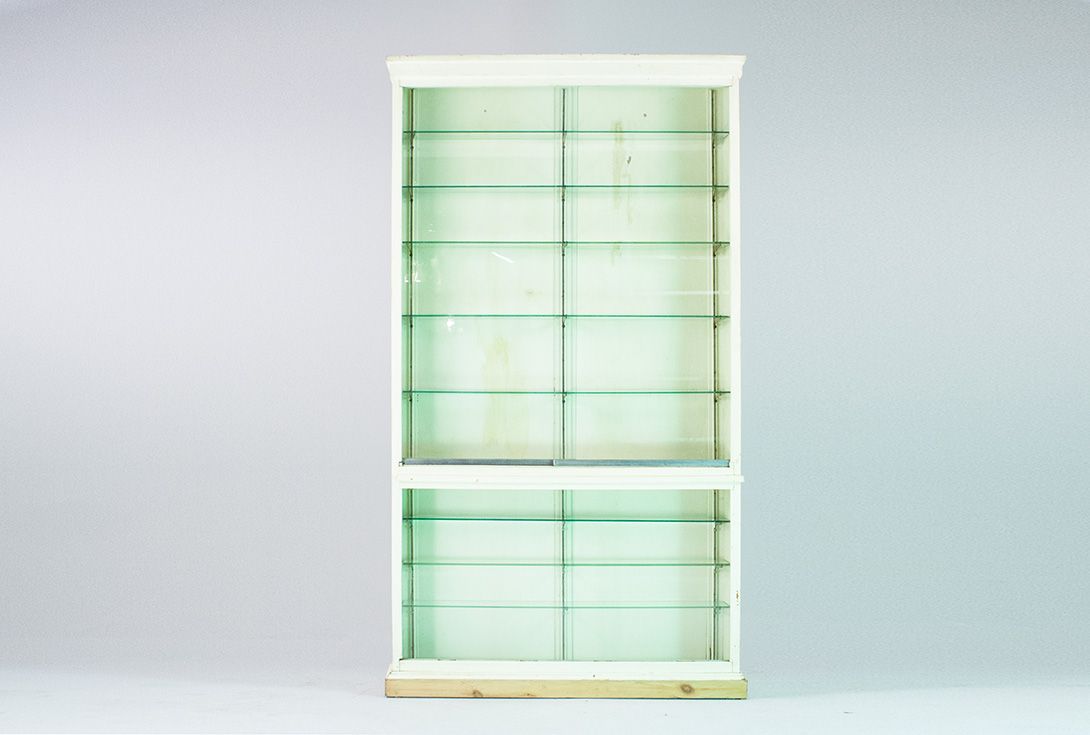 Foto Bookshelf with Glass Doors