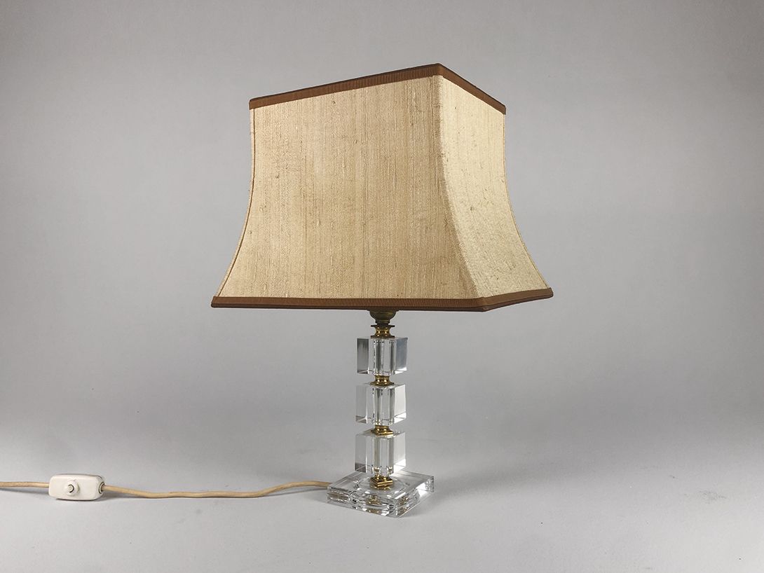 Foto Table Lamp with Transparent Squared Stand and Beige Shade ​h45