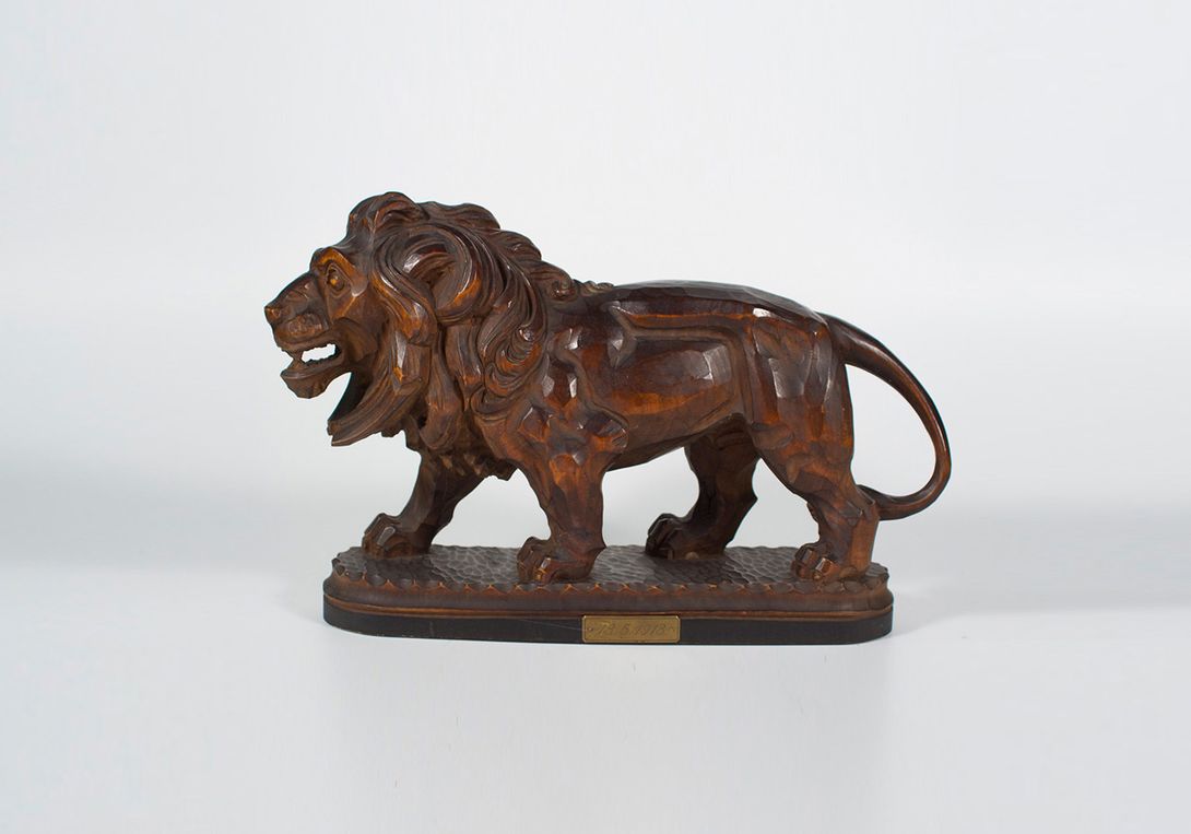 Foto Carved Lion Sculpture 1918