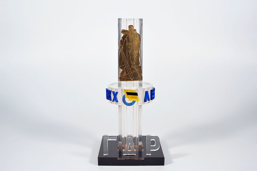 Foto Soviet Obelisk Model