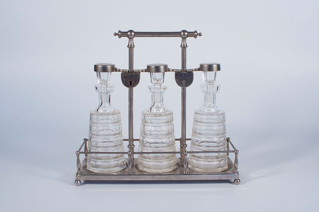 Foto Antique Liqueur Triple Table Set Lockable h30 Belgium 1925