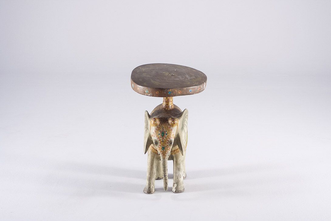 Foto Colonial Elephant Side Table Mauretania 1925 h45x27x30