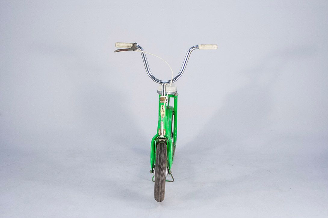 Foto Green Scooter with Seat