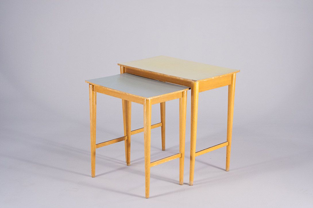 Foto Stacking Side Table with Blue and Yellow Surface ​h55x55x37