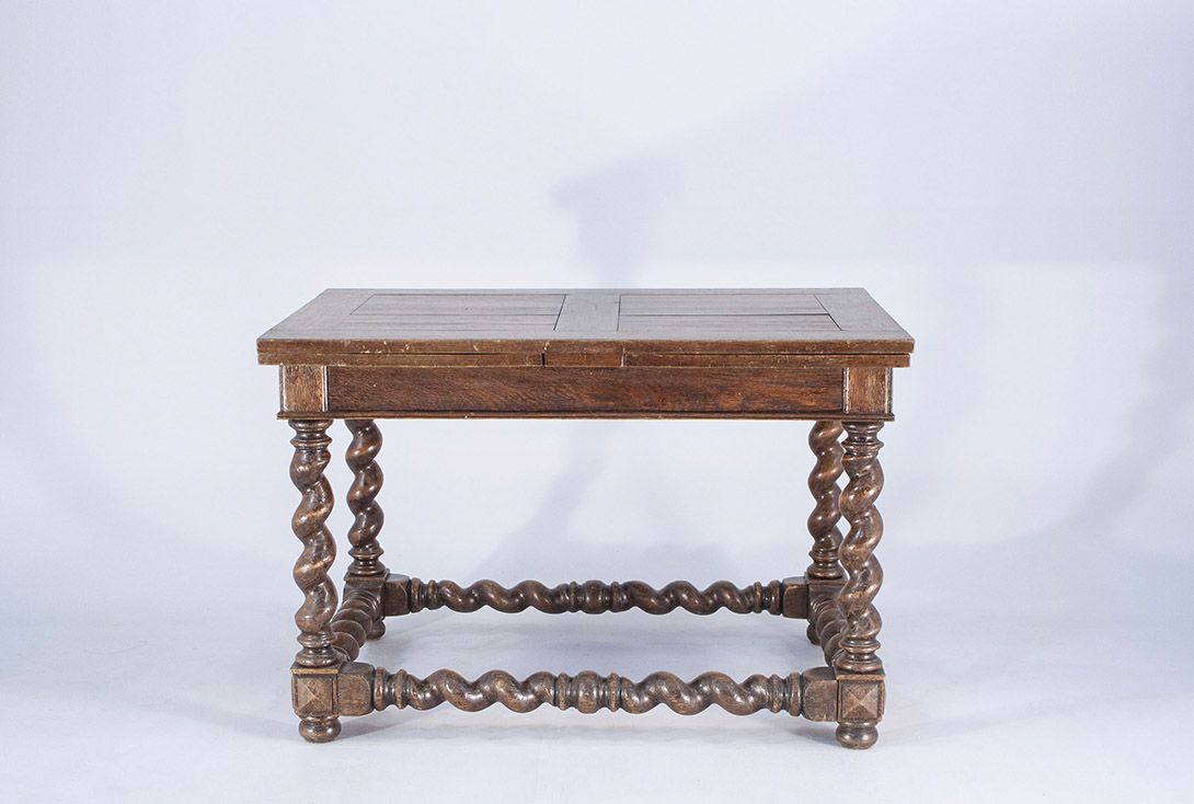 Foto Antique Table with Helical Carved Legs ​h80x86x121