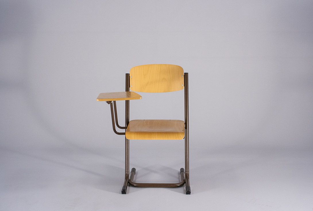 Foto Classic German School Chair with Foldable Table