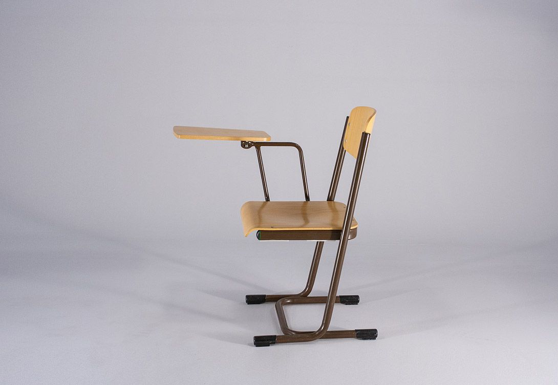 Foto Classic German School Chair with Foldable Table