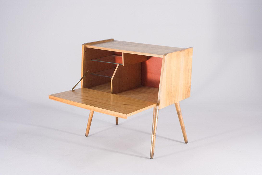 Foto Small Bed Side Board GDR 1950 ​h73x77x30
