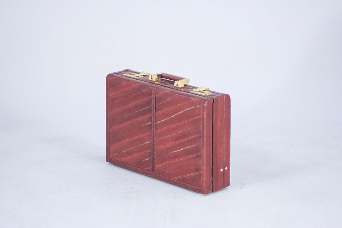 Foto Red Eel Leather Suitcase