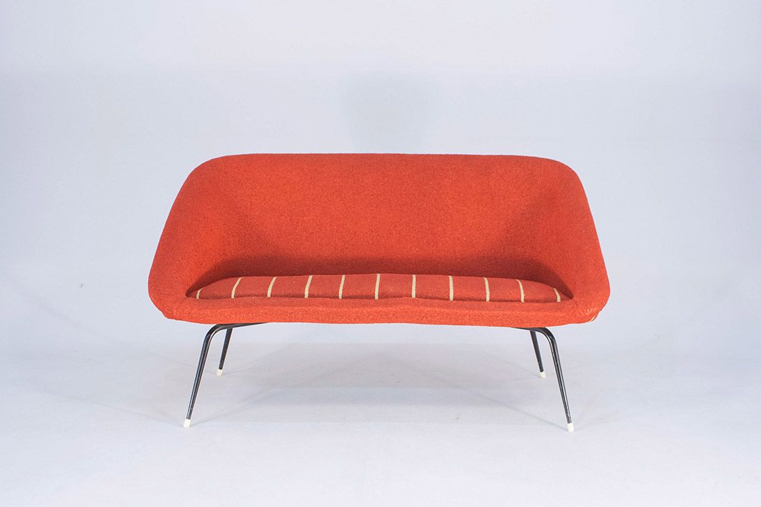 Foto Lovely Fragile French Sofa with Original Upholstery 1953