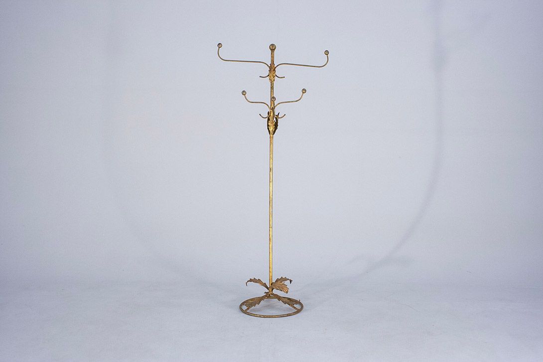 Foto Brass Wardrobe with Leaf Details