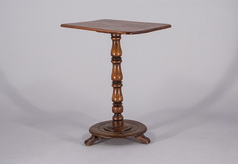 Foto Wooden Side Table France 1910 ​h70x55x43