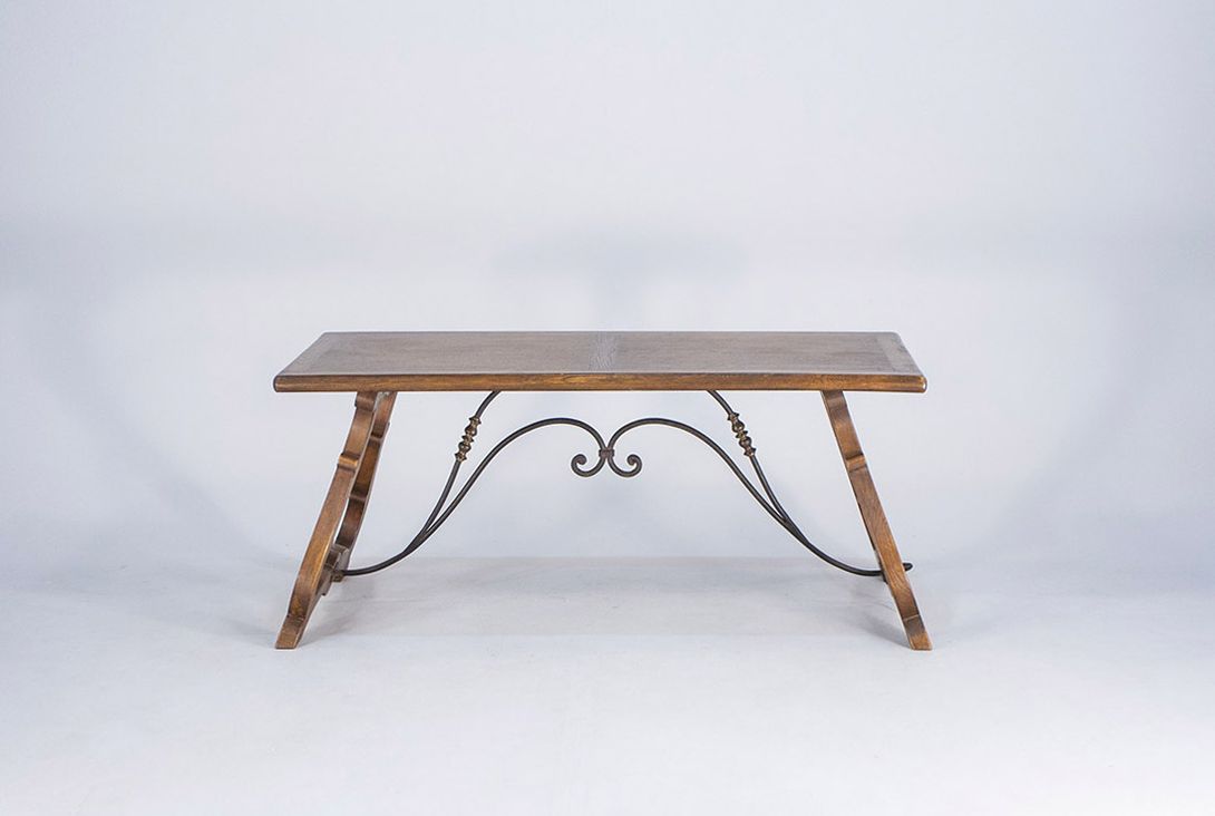 Foto Countryside Coffee Table with Carved Legs and Forged Statics Provence 1890 ​h57x57x130
