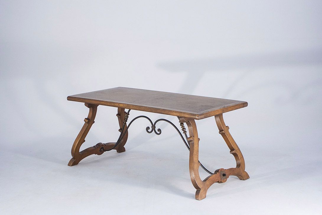 Foto Countryside Coffee Table with Carved Legs and Forged Statics Provence 1890 ​h57x57x130
