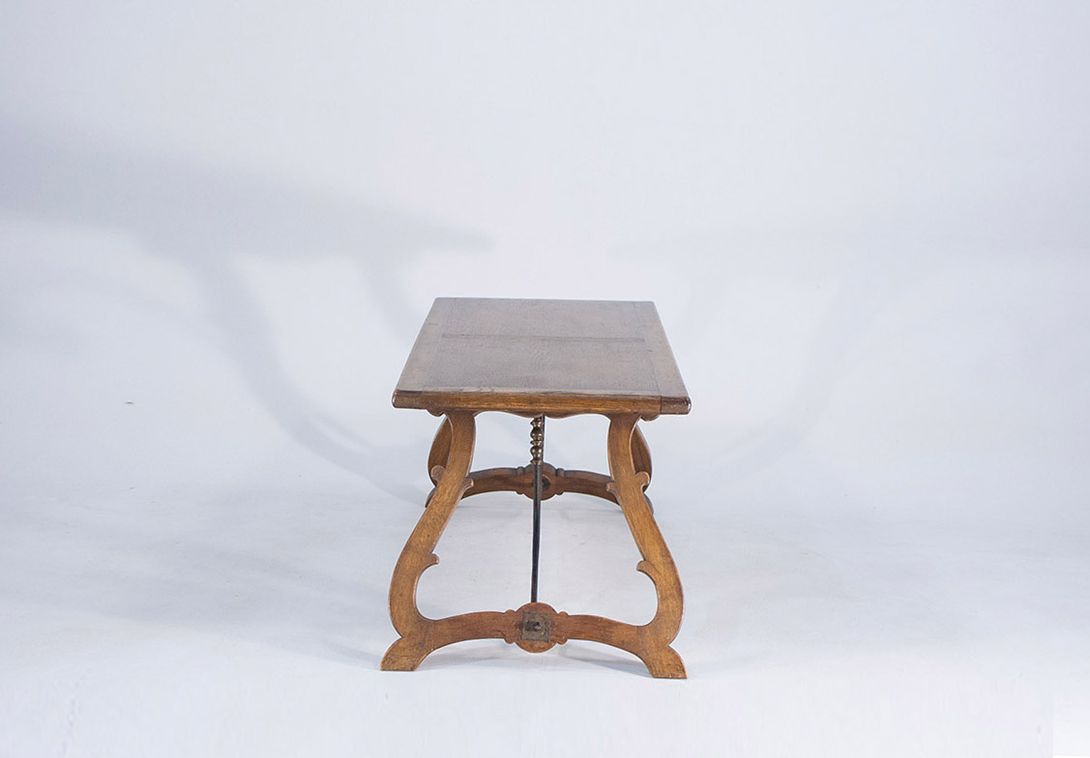 Foto Countryside Coffee Table with Carved Legs and Forged Statics Provence 1890 ​h57x57x130