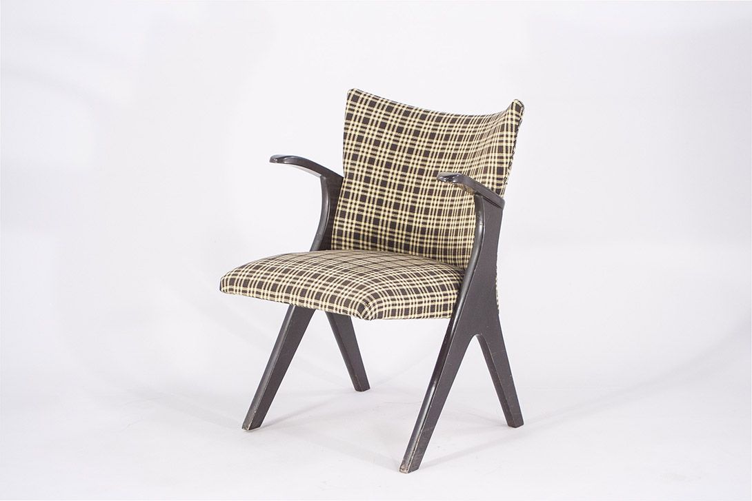 Foto Armchair with Checked Upholstery