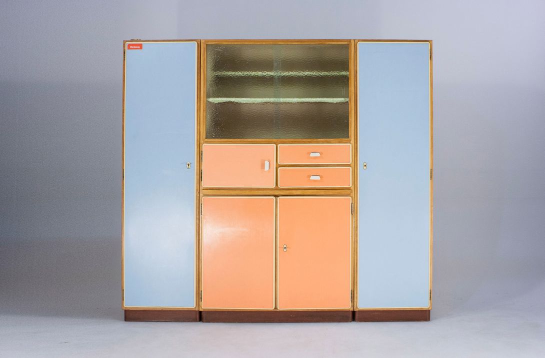 Foto Bicolor Kitchen Cabinet East Germany 1956