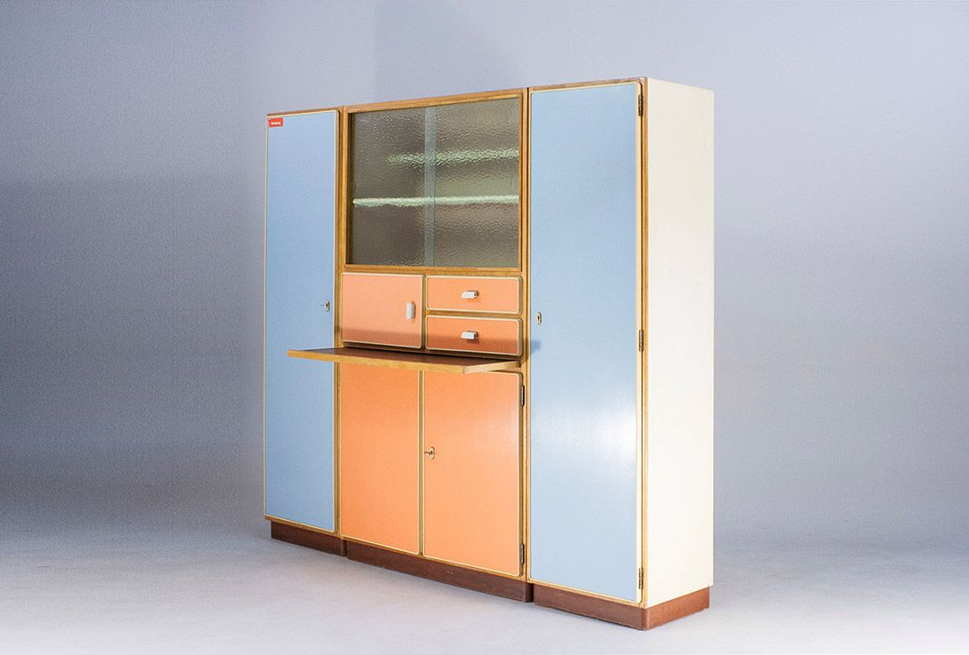 Foto Bicolor Kitchen Cabinet East Germany 1956