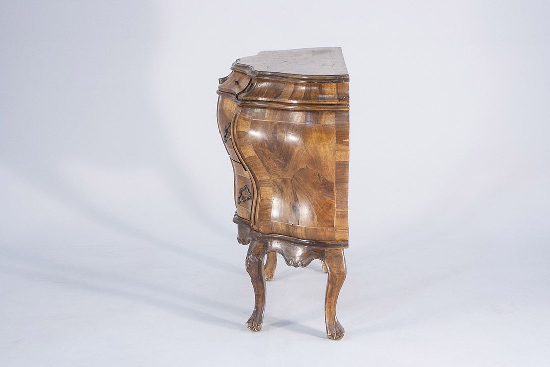 Foto Rococo Commode with Marquetry 1810