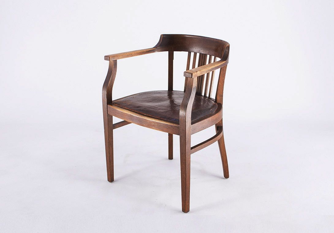 Foto Art Nouveau Gentlemen&#8217;s Armchair with Leather Seat