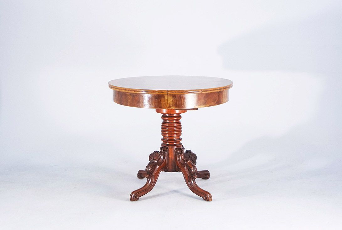 Foto Oval Dining Table with Curved Legs ​h74x115x83