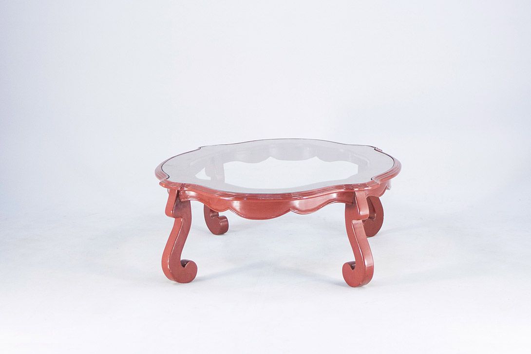 Foto Red Moorish Coffee Table with Glass Surface 1923 ​h65x133x100