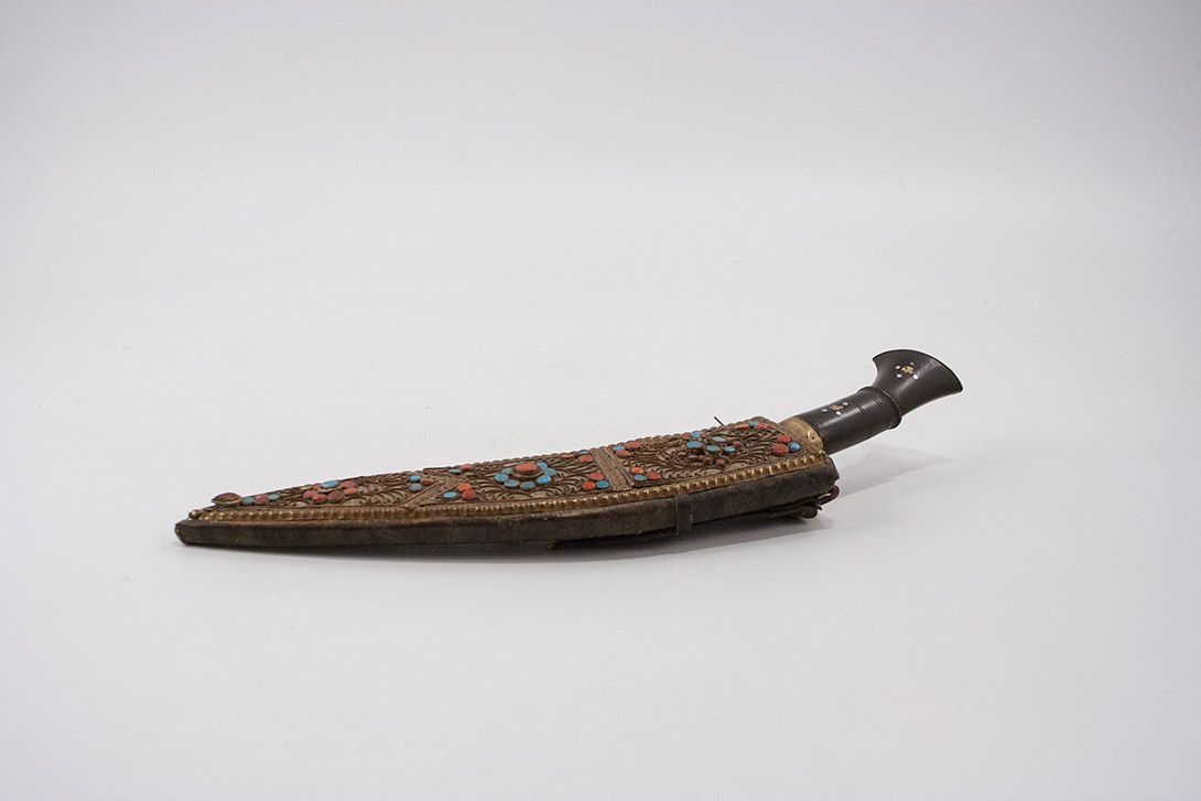 Foto Old Dagger with Colorful Decorative Case