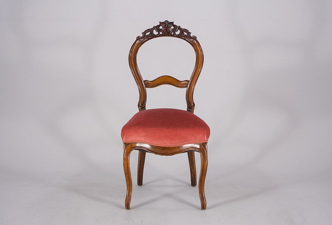 Foto Baroque Historism Chair with Carved Back
