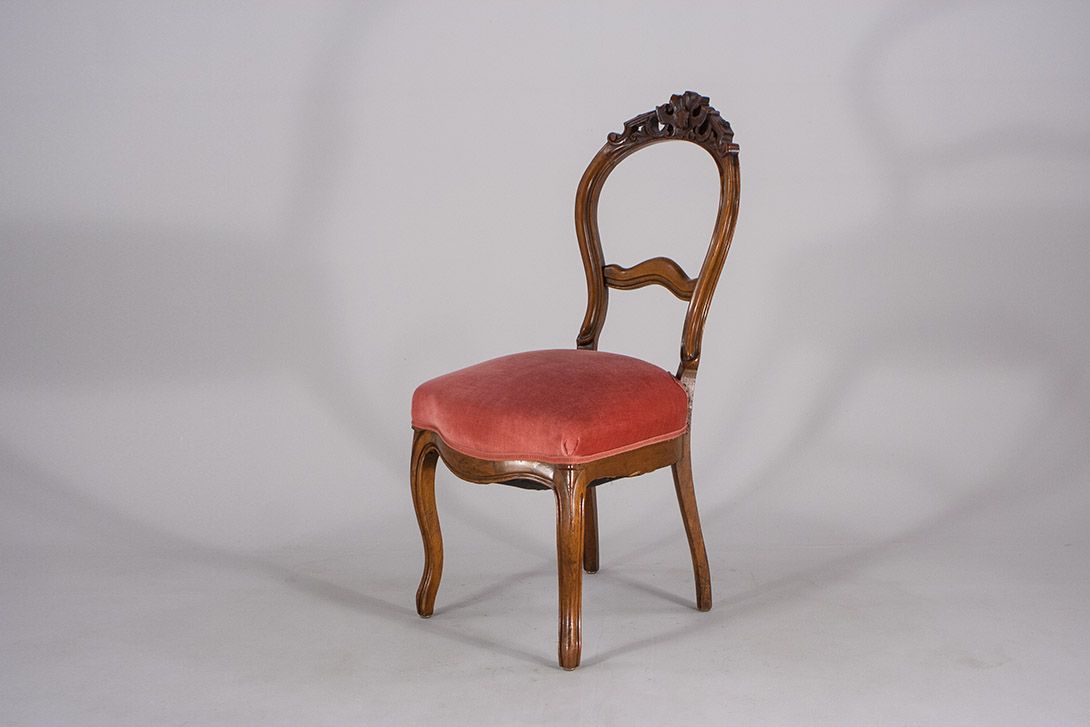 Foto Baroque Historism Chair with Carved Back