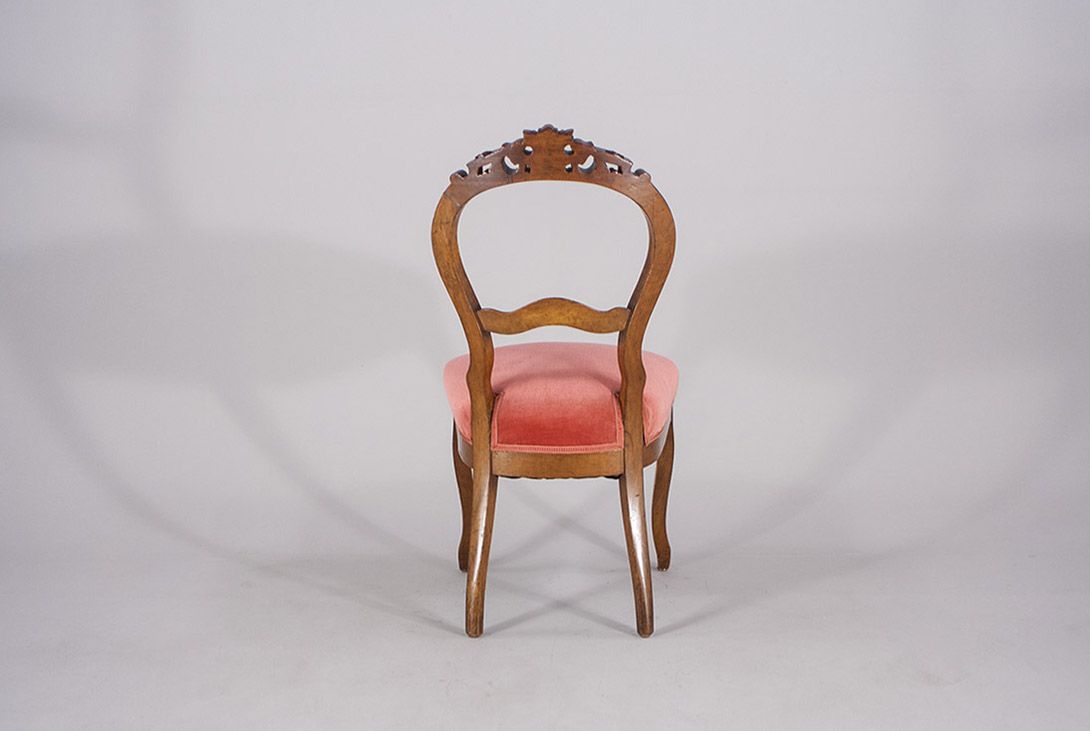 Foto Baroque Historism Chair with Carved Back