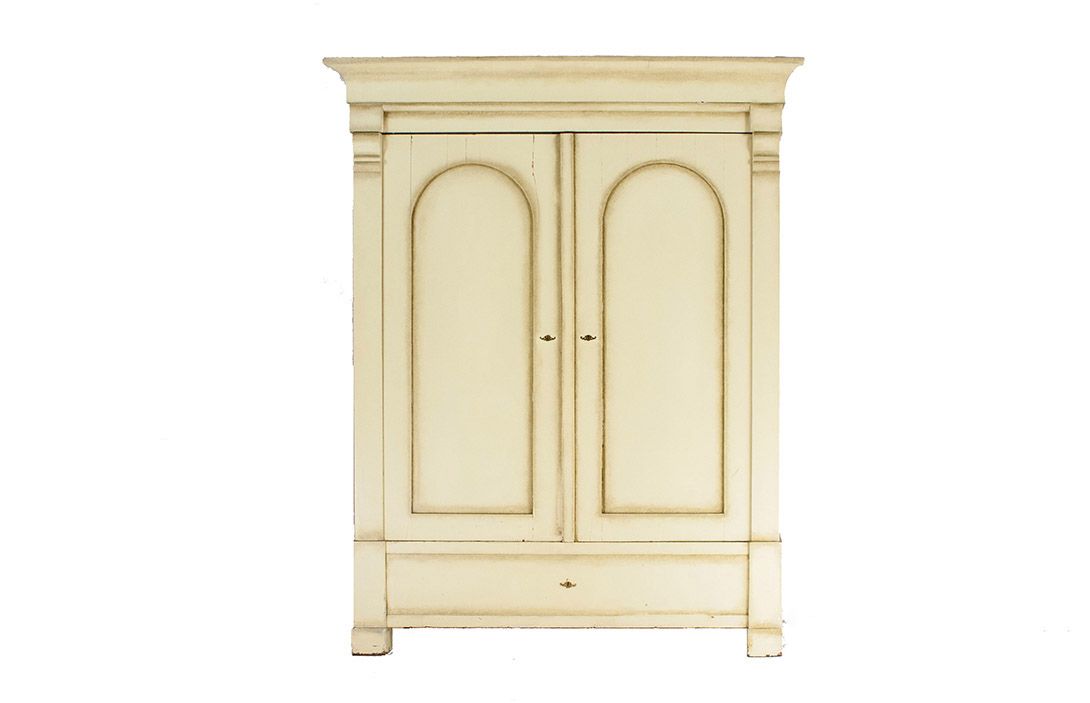 Foto Classicism Wooden Cabinet in Beige Potsdam 1866