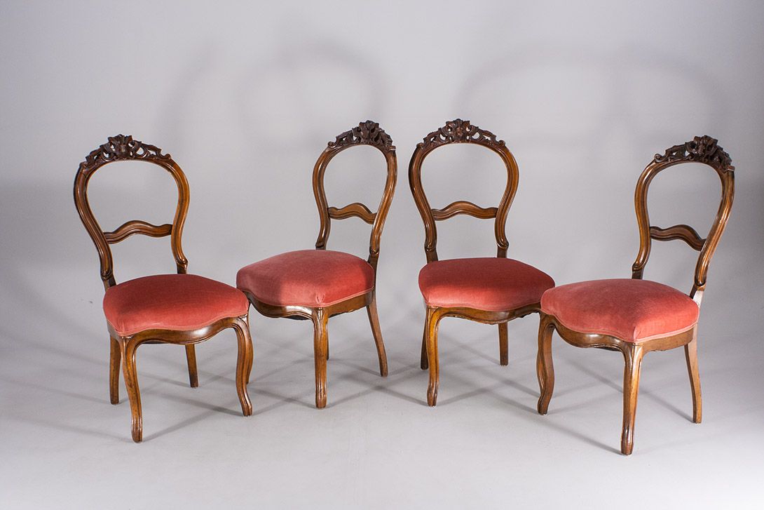 Foto Baroque Historism Chair with Carved Back