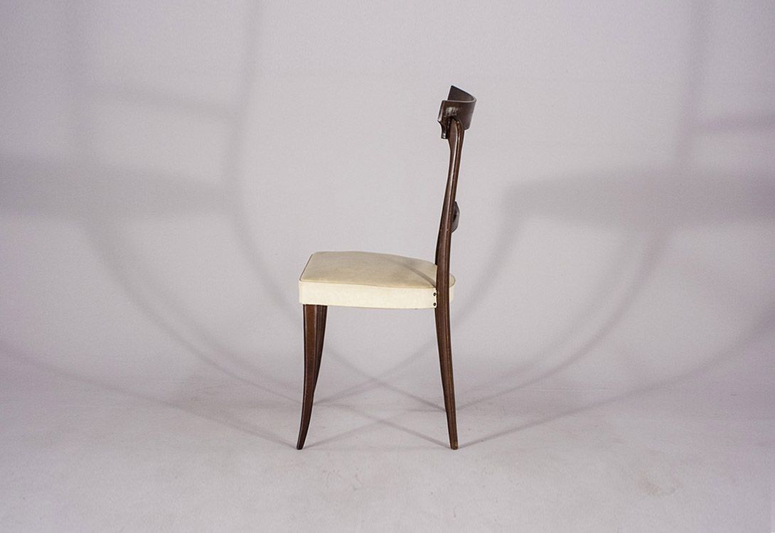 Foto Wooden Chair with White Seat