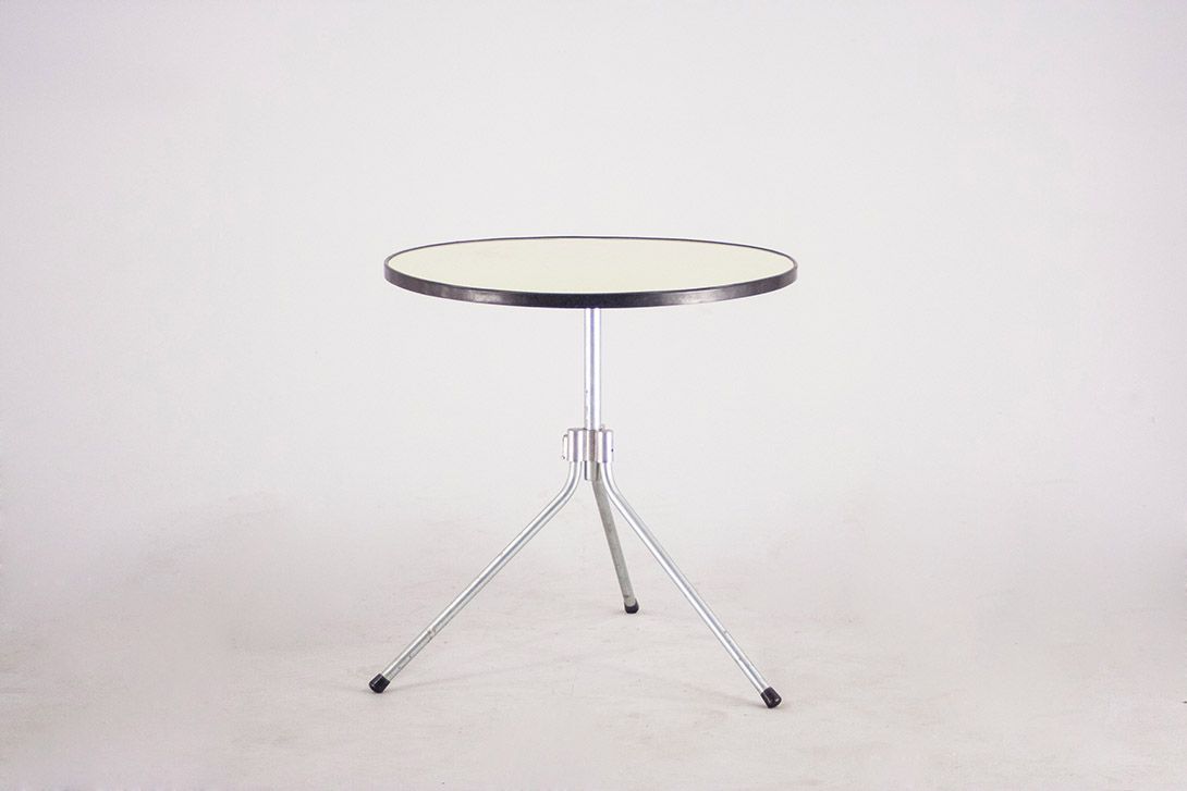 Foto Round Side Table Vertically Adjustable h60 Netherlands 1967 ​h60x60