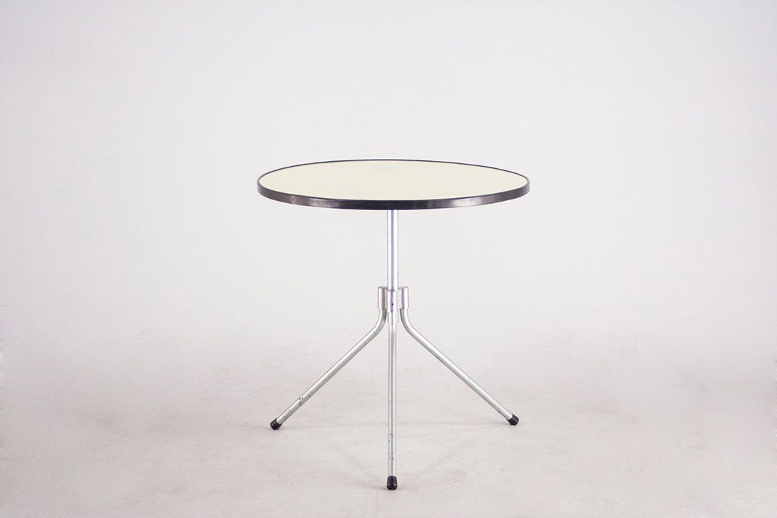 Foto Round Side Table Vertically Adjustable h60 Netherlands 1967 ​h60x60