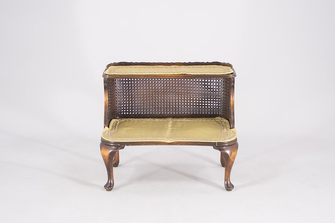 Foto Small Decorative Chippendale Shelf 1925