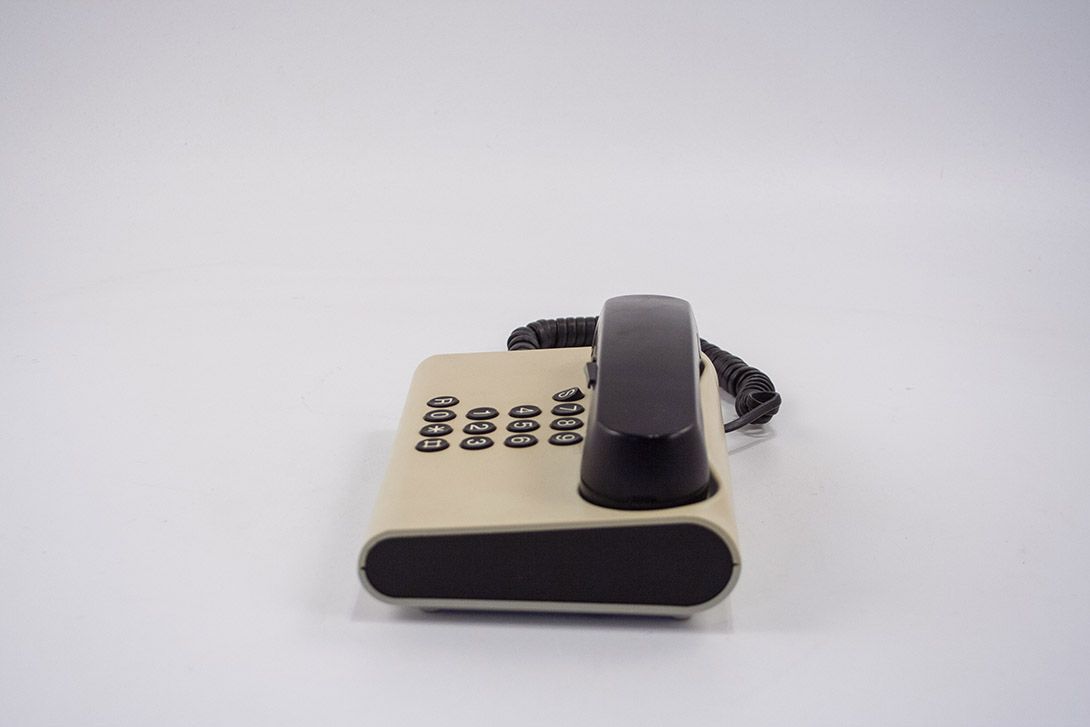 Foto Beige and Black Telephone